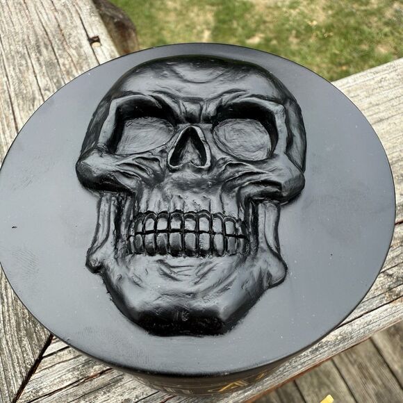 NEW DW Home Halloween Poison Apple Jar Candle 3D Skull Lid 10.3oz - Picture 2 of 6